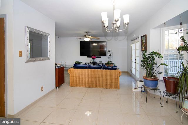 6 ASH CT, Sicklerville, NJ 08081