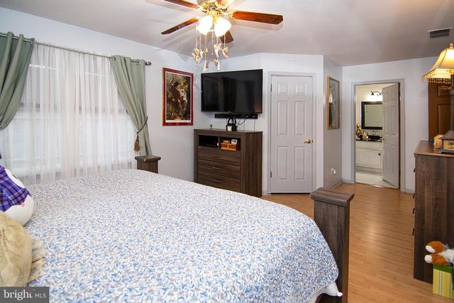 6 ASH CT, Sicklerville, NJ 08081