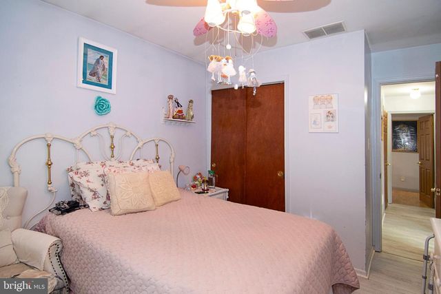 6 ASH CT, Sicklerville, NJ 08081