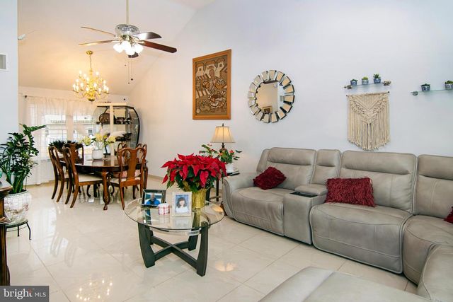 6 ASH CT, Sicklerville, NJ 08081