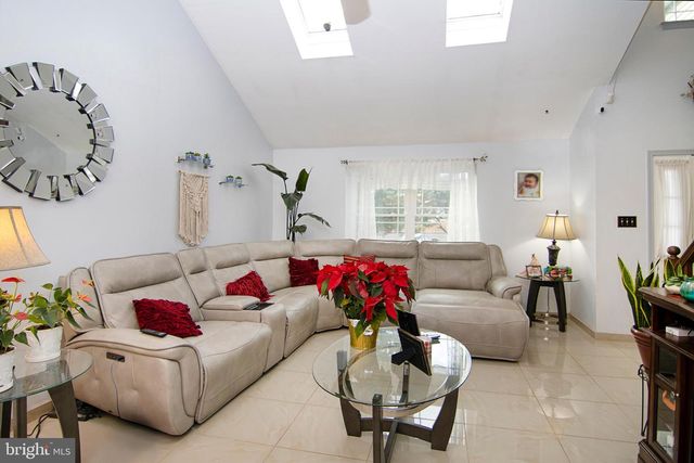 6 ASH CT, Sicklerville, NJ 08081