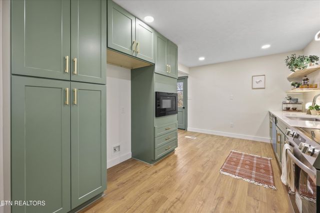 609 Coventry Rd, Knoxville, TN 37923