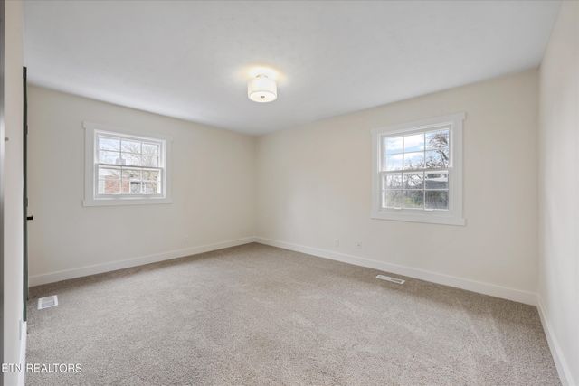 609 Coventry Rd, Knoxville, TN 37923