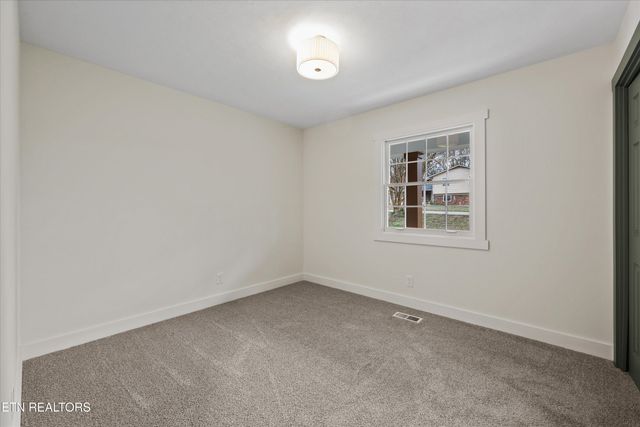 609 Coventry Rd, Knoxville, TN 37923