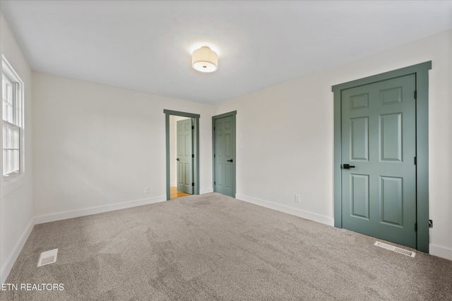 609 Coventry Rd, Knoxville, TN 37923