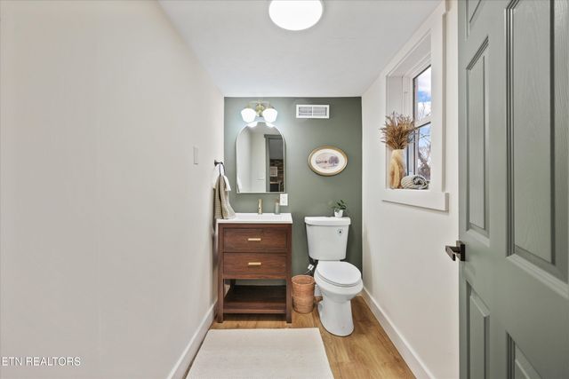 609 Coventry Rd, Knoxville, TN 37923