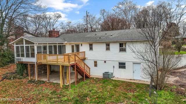 609 Coventry Rd, Knoxville, TN 37923