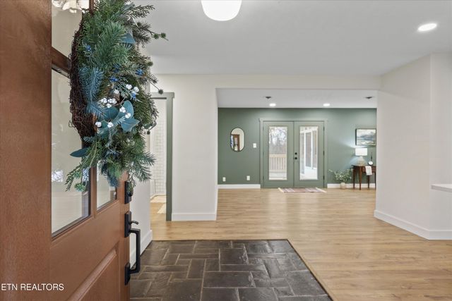 609 Coventry Rd, Knoxville, TN 37923