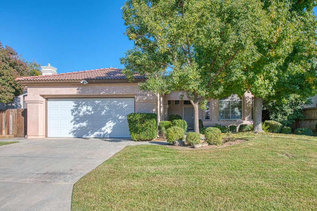 7076 N Gregory Avenue, Fresno, CA 93722