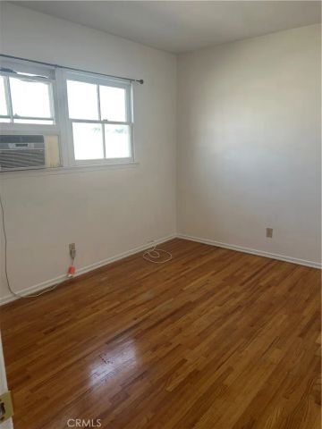 873 N Hoover, Los Angeles, CA 90029