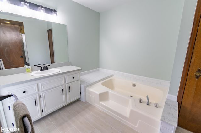 37900 Saddle Lane, Clinton Twp, MI 48036