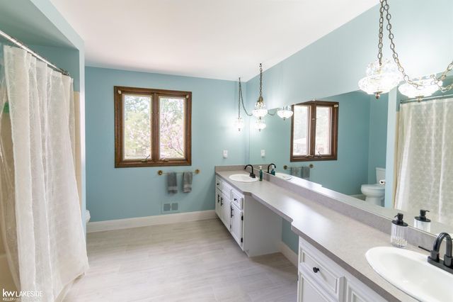 37900 Saddle Lane, Clinton Twp, MI 48036