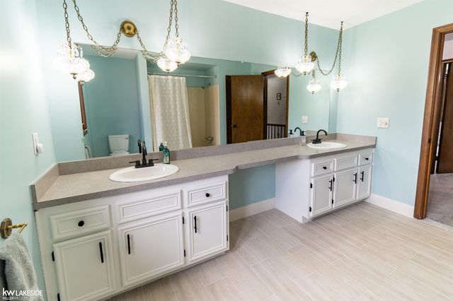 37900 Saddle Lane, Clinton Twp, MI 48036