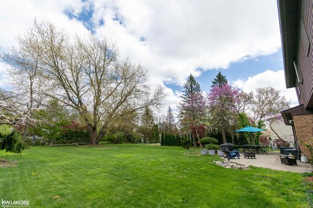 37900 Saddle Lane, Clinton Twp, MI 48036