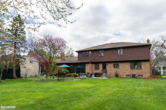 37900 Saddle Lane, Clinton Twp, MI 48036