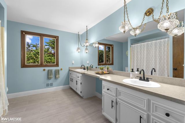37900 Saddle Lane, Clinton Twp, MI 48036