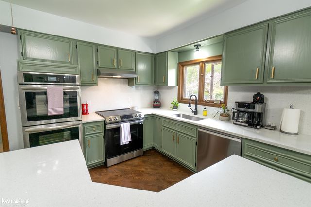 37900 Saddle Lane, Clinton Twp, MI 48036