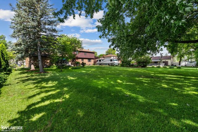 37900 Saddle Lane, Clinton Twp, MI 48036