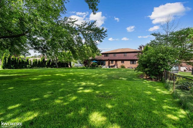 37900 Saddle Lane, Clinton Twp, MI 48036