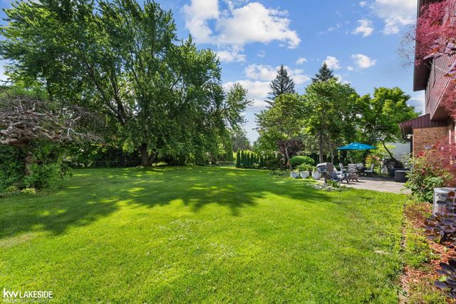 37900 Saddle Lane, Clinton Twp, MI 48036