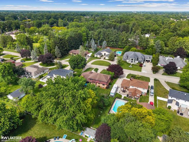 37900 Saddle Lane, Clinton Twp, MI 48036