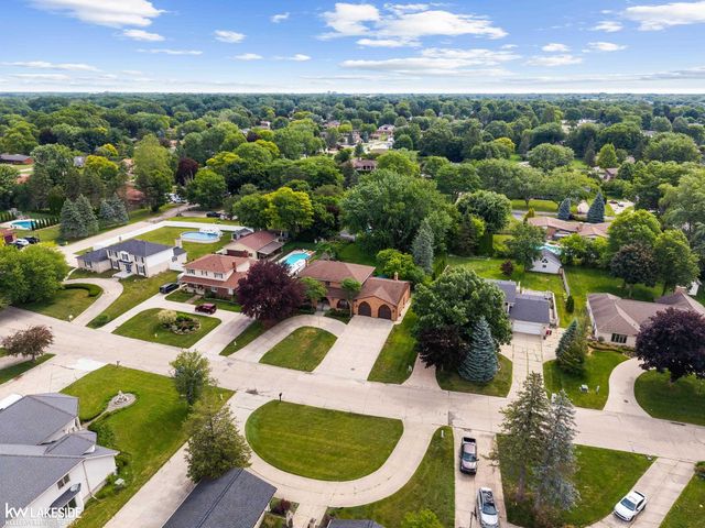 37900 Saddle Lane, Clinton Twp, MI 48036