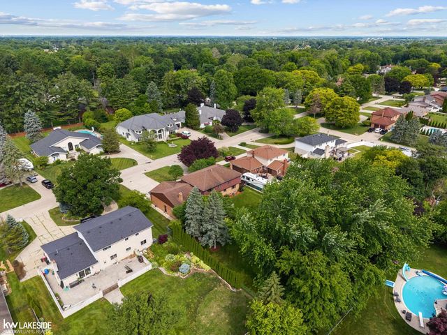 37900 Saddle Lane, Clinton Twp, MI 48036
