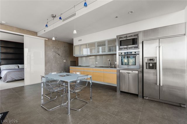 3722 South Las Vegas Boulevard 2402, Las Vegas, NV 89158