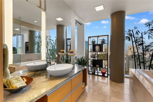 3722 South Las Vegas Boulevard 2402, Las Vegas, NV 89158