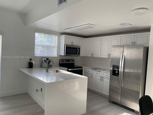 5245 NW 112th Ave 8, Doral, FL 33178