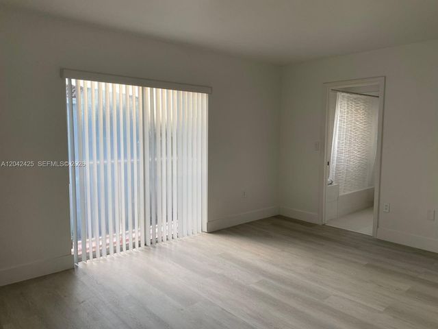 5245 NW 112th Ave 8, Doral, FL 33178