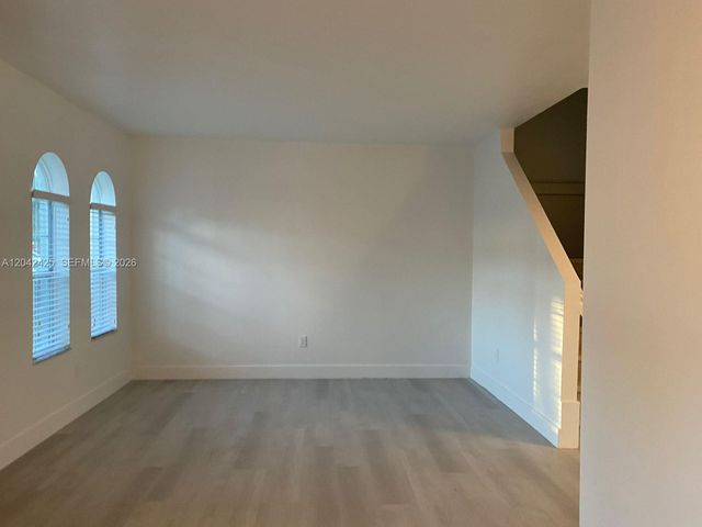 5245 NW 112th Ave 8, Doral, FL 33178