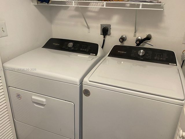 5245 NW 112th Ave 8, Doral, FL 33178
