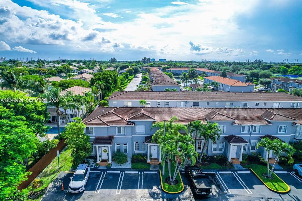 5245 NW 112th Ave 8, Doral, FL 33178