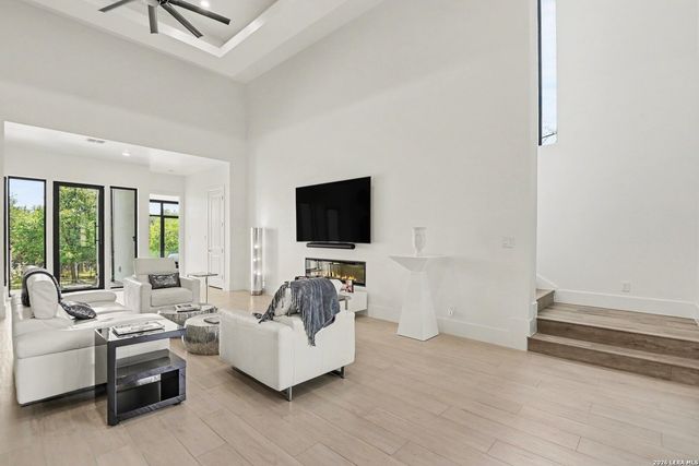 13 LISER GLN, San Antonio, TX 78257