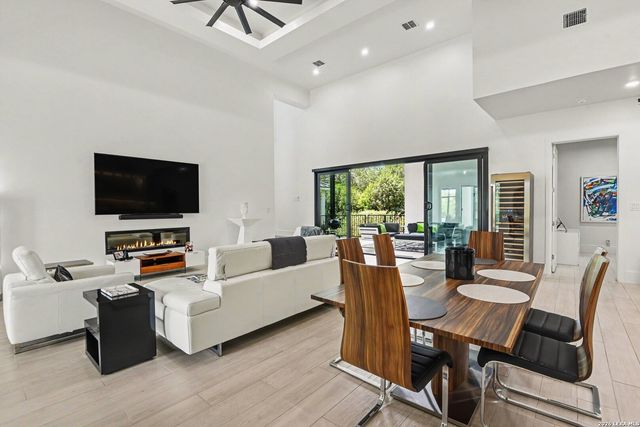 13 LISER GLN, San Antonio, TX 78257