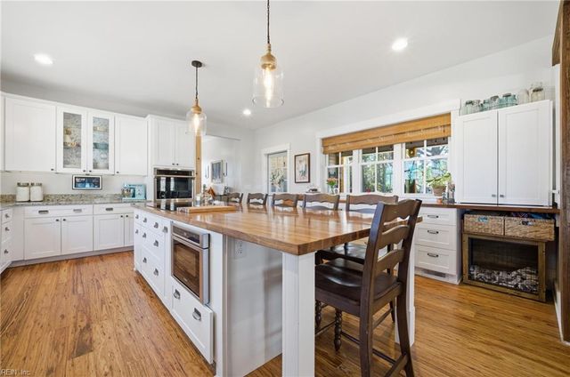 448 Sandberg LN, Cardinal, VA 23025