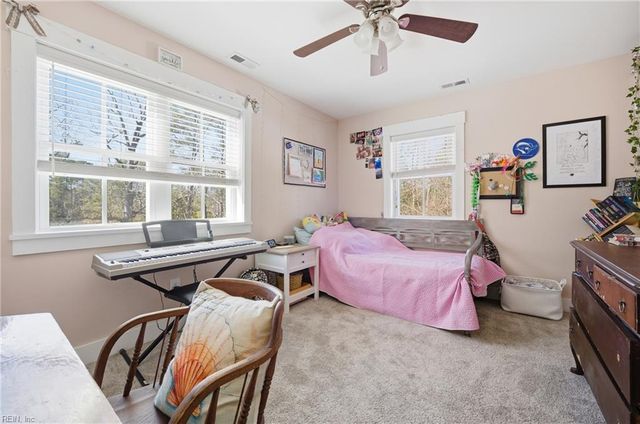 448 Sandberg LN, Cardinal, VA 23025