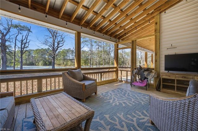 448 Sandberg LN, Cardinal, VA 23025