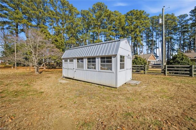 448 Sandberg LN, Cardinal, VA 23025