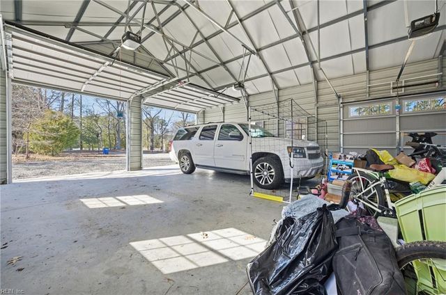 448 Sandberg LN, Cardinal, VA 23025