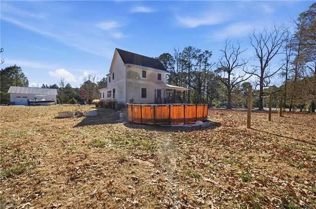 448 Sandberg LN, Cardinal, VA 23025