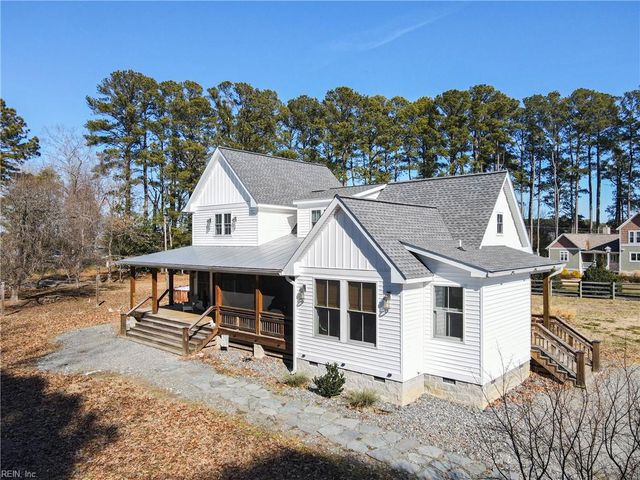 448 Sandberg LN, Cardinal, VA 23025