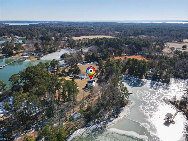 448 Sandberg LN, Cardinal, VA 23025