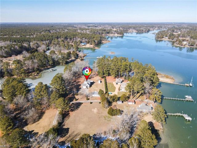 448 Sandberg LN, Cardinal, VA 23025