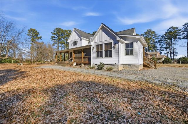 448 Sandberg LN, Cardinal, VA 23025