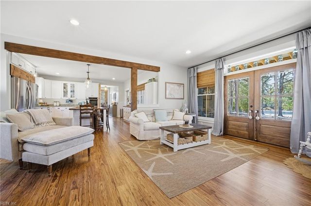 448 Sandberg LN, Cardinal, VA 23025