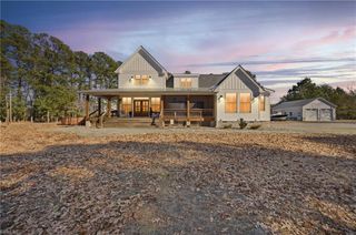 448 Sandberg LN, Cardinal, VA 23025