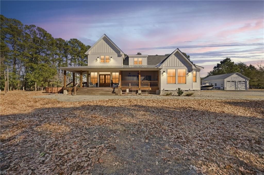 448 Sandberg LN, Cardinal, VA 23025