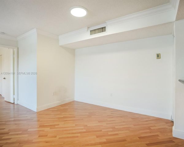 10765 SW 108th Avenue 305, Miami, FL 33176